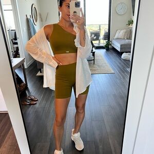 SET ACTIVE Luxform short & one shoulder top